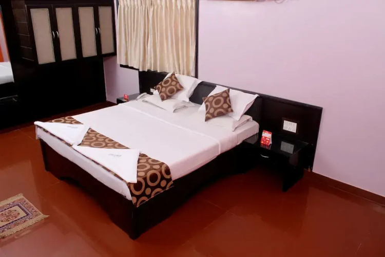 OYO 1916 Hotel Suhashini Palace