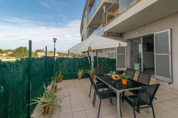3 Bedrooms Apartment