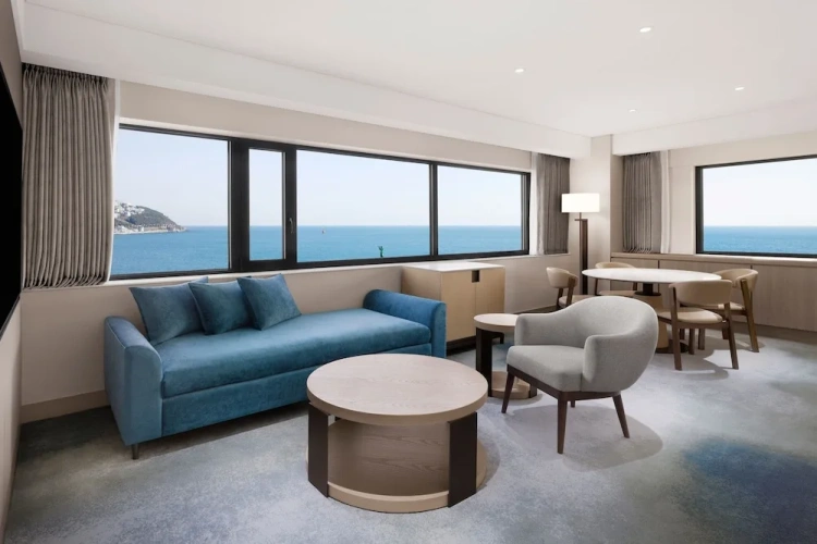 1 Bedroom Executive Double Club Suite beachfront
