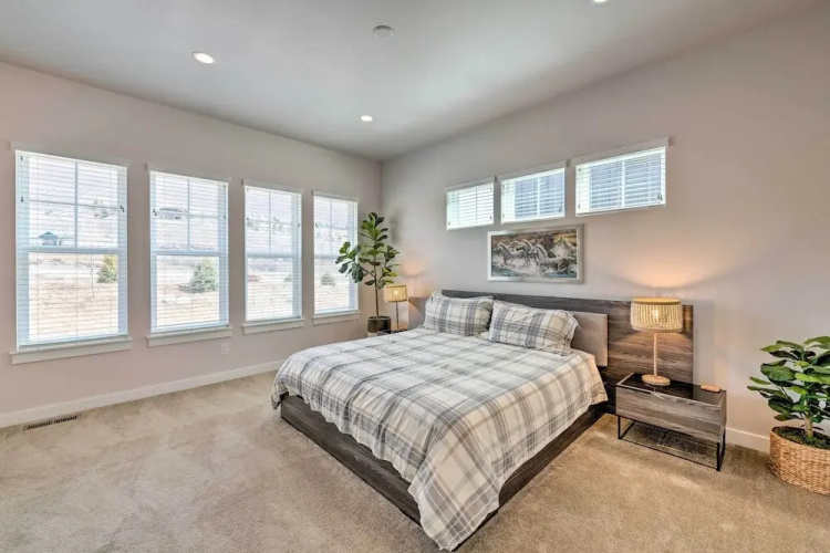 Inviting Hideout Townhome w/ Balcony & Lake Views!