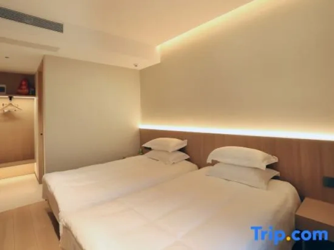 Premium Twin room