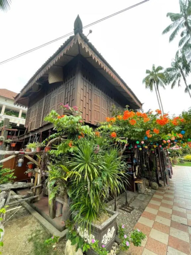 Khalifa Suites