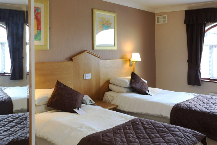 The Everglades Park Hotel