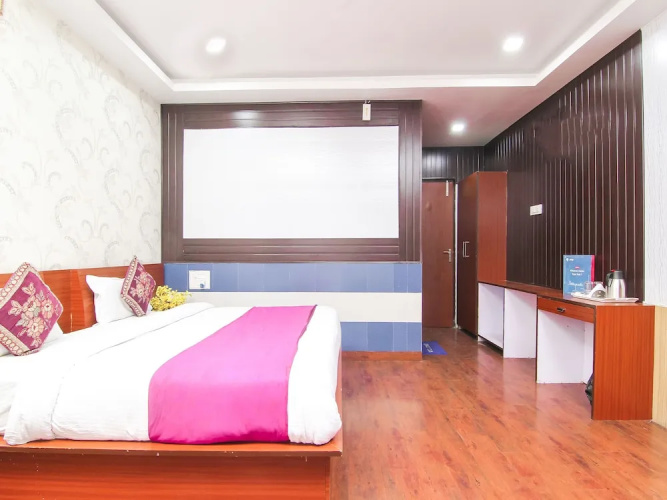 Collection O 4308 Hotel Zaarang Inn