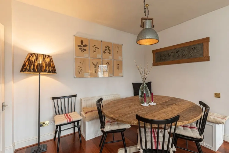2 Bedrooms Apartment