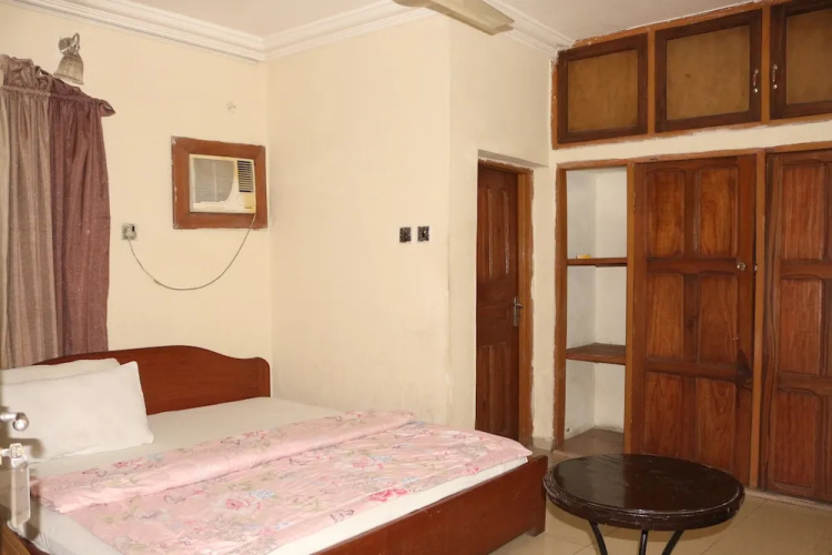 Bv.Standard Executive Suite