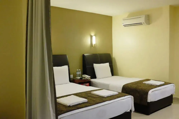 Hotel Safari Two