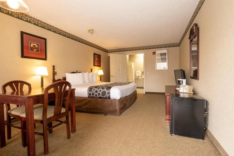 Hilltop Inn & Suites - North Stonington photo 8