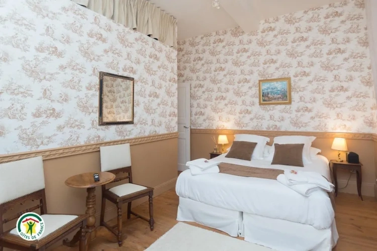 Deluxe Quadruple room with pool view