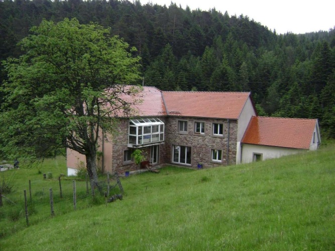 4 Bedrooms Cottage
