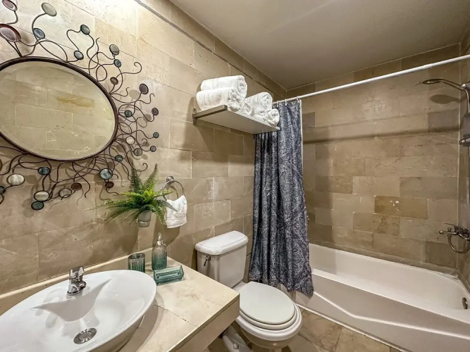 Fantastic beachfront 2 bedroom apartment