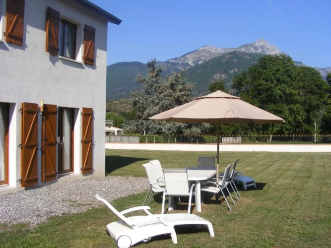 2 Bedrooms Cottage