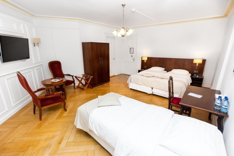 Triple room