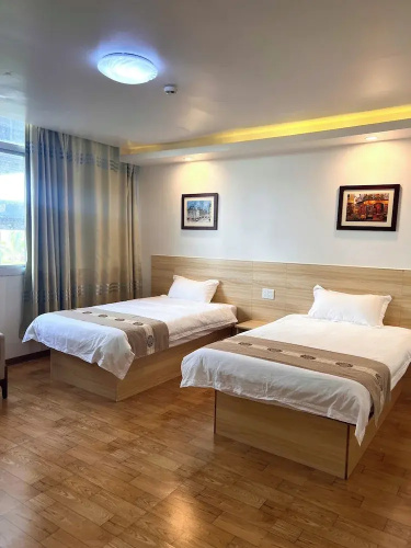 Coastline Hotel