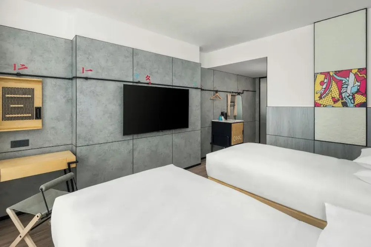 Moxy Suzhou City Centre