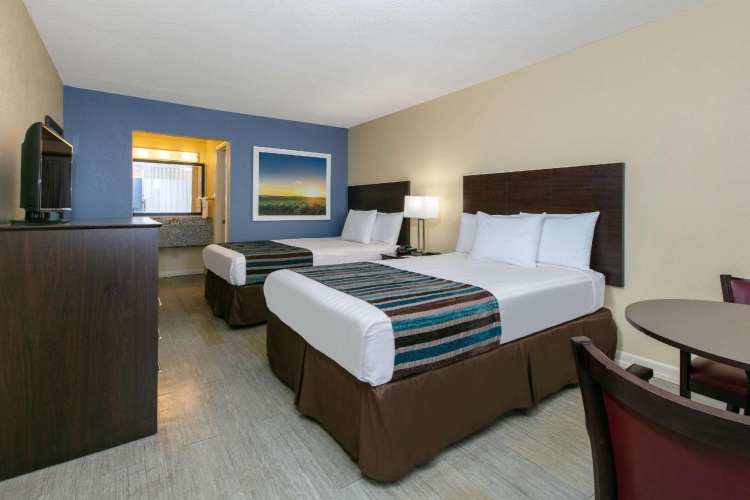 Standard Quadruple room