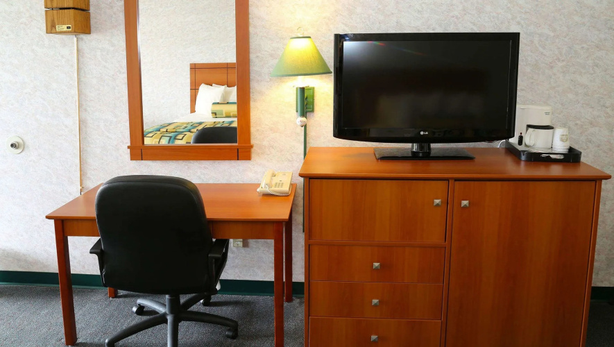 Magnuson Hotel Howell