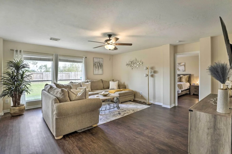 Spacious Houston Home ~ 22 Mi to Downtown!