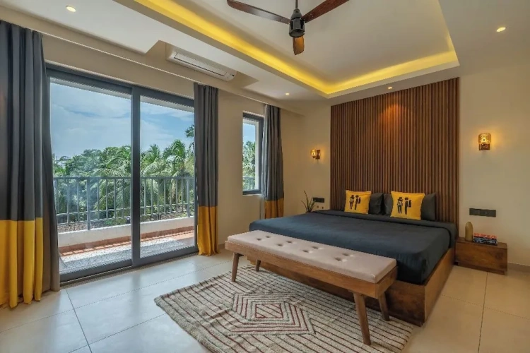 Deluxe Double room with balcony and with city view