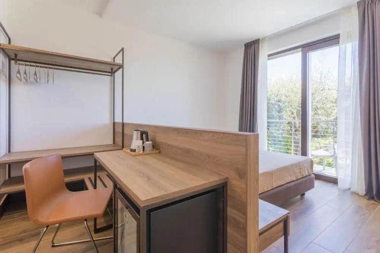1 Bedroom Standard room with balcony and with garden view