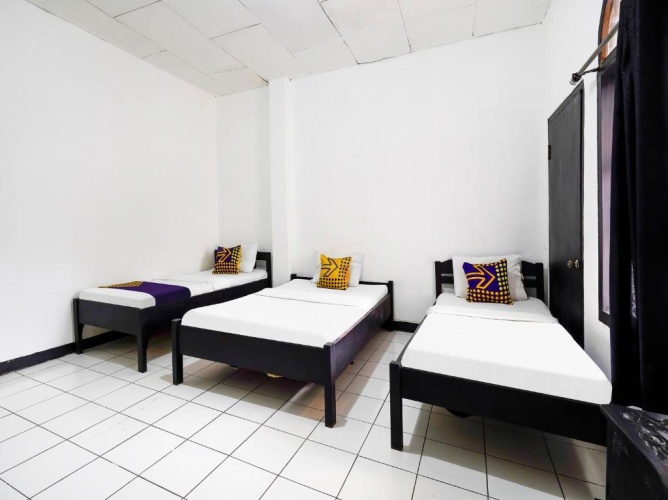 Economy Triple room