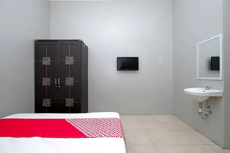 OYO 2737 D'kost