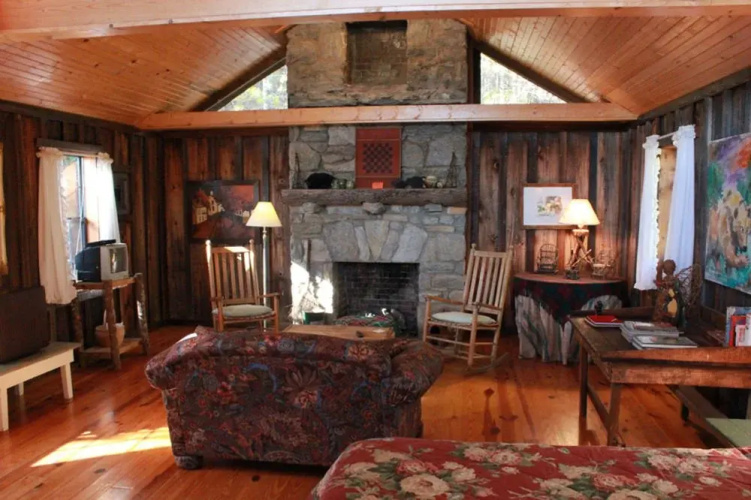 Deerwoode Lodge and Cabins