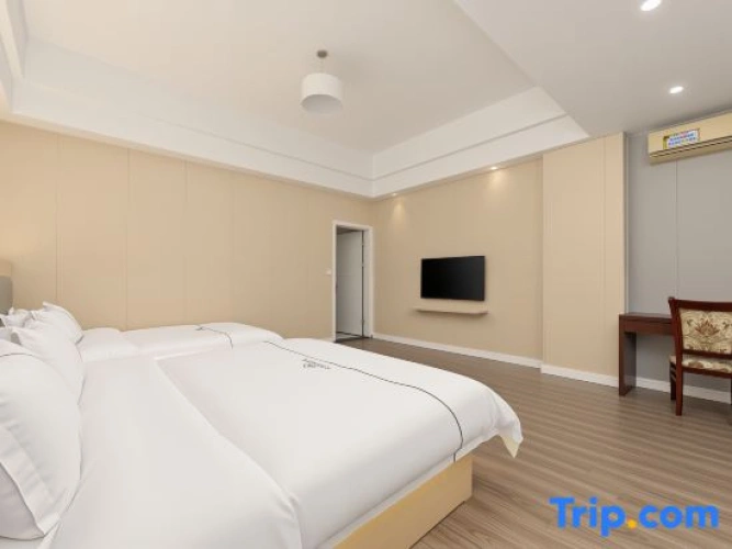 Deluxe Family Suite