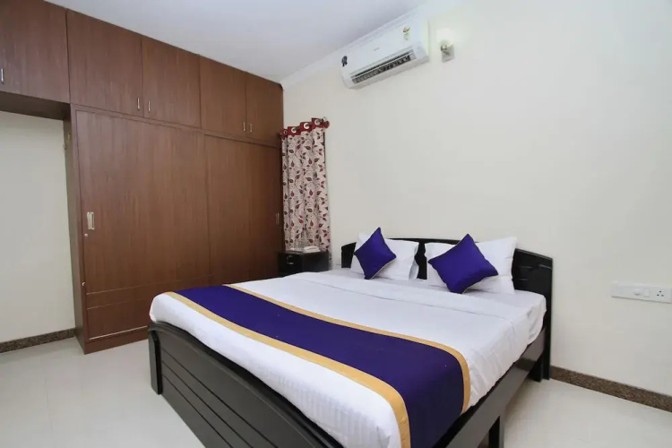 OYO 4848 3 Square Inn