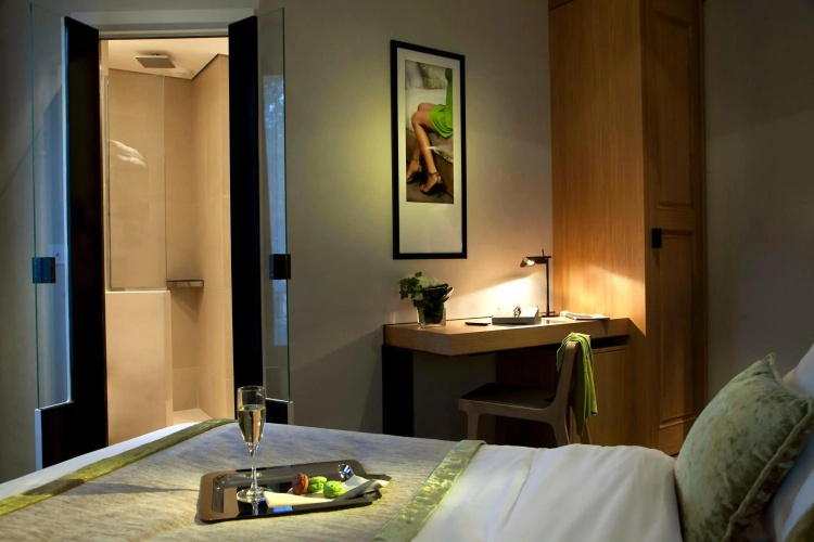 Hotel Marceau Champs Elysees
