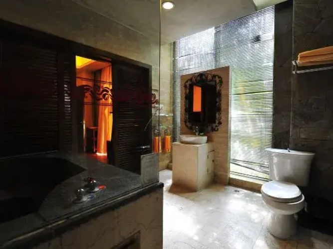 Poly Hot Spring Spa Hotel