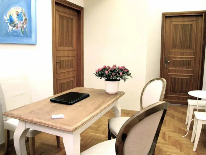 La Maison DArt Suite