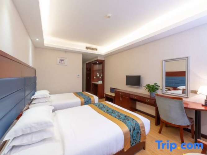 Standard Double room with partial view