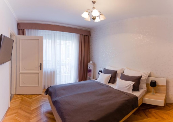 Suite with balcony and with view