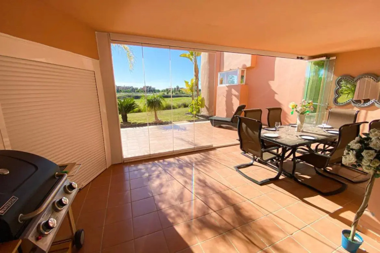 Luxury South Facing Groundfloor Apt