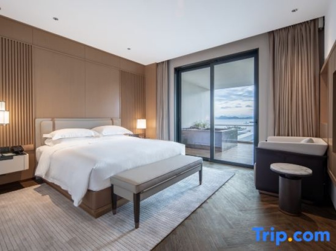 Deluxe Suite with sea view