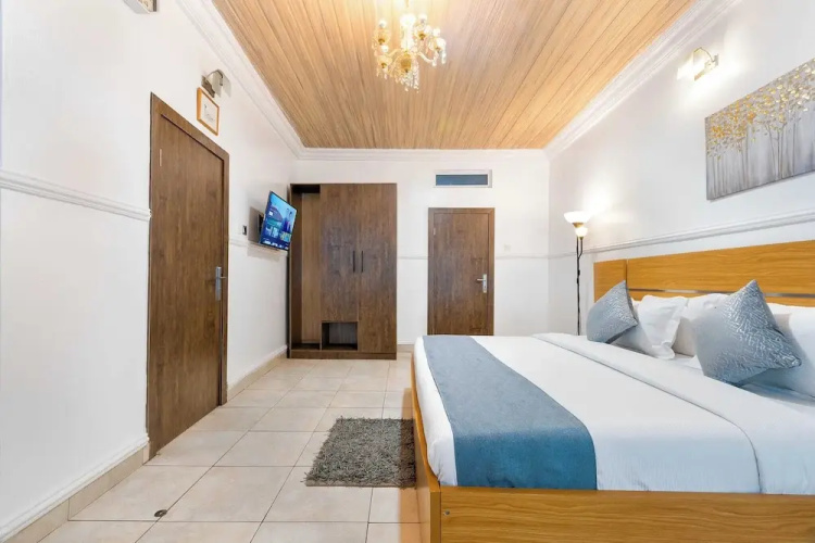 The Breeze Apartment