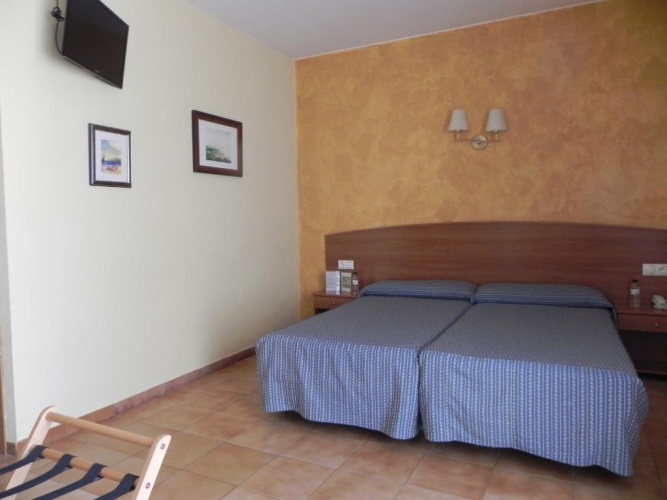 Standard Double room with partial sea view