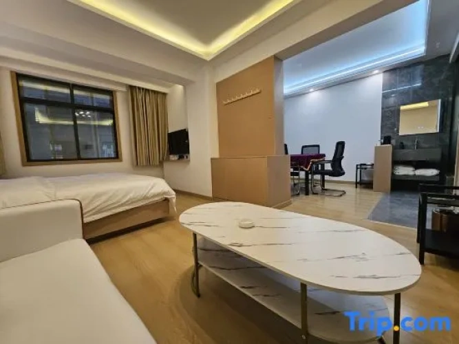 Deluxe Family Suite