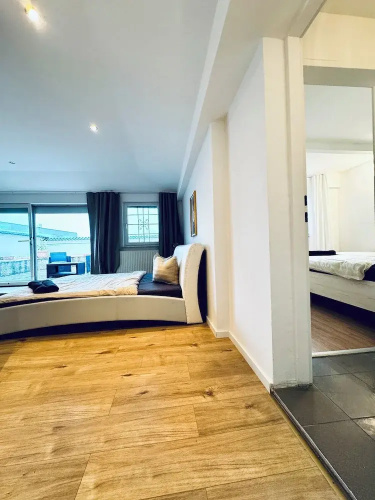 2BR Apt With Balcony Blumengärten