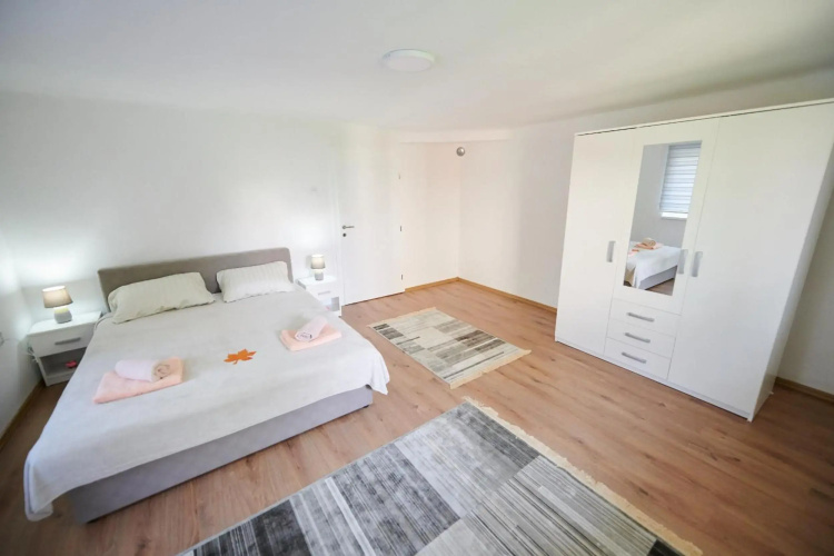Lovely House Apartment