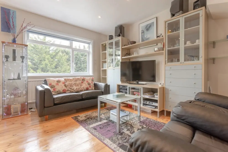 Spacious 2 Bedroom Flat in Acton