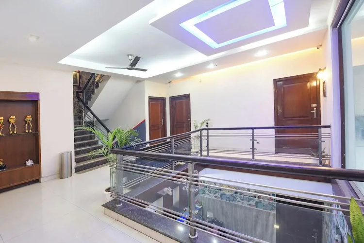 Fabhotel Pooja Residency