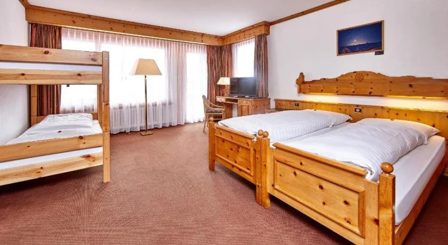 Basic Hotel