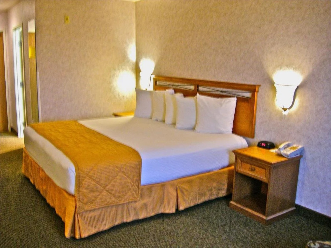 Rory & Ryan Inn