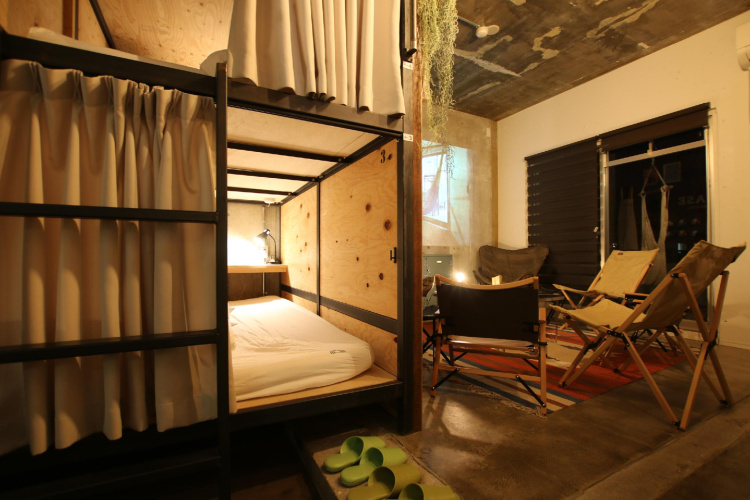 365BASE outdoor hostel