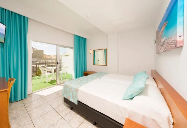 Twin room with balcony