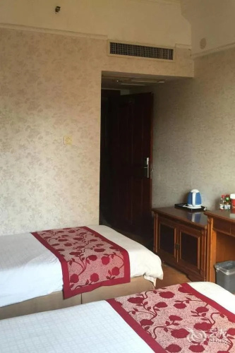 Luoyang New Shengguang Hotel