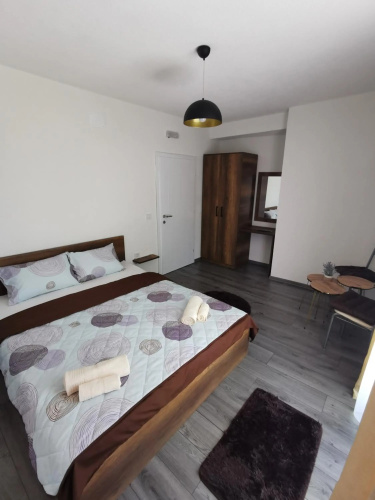 GOPO Guesthouse Elshani