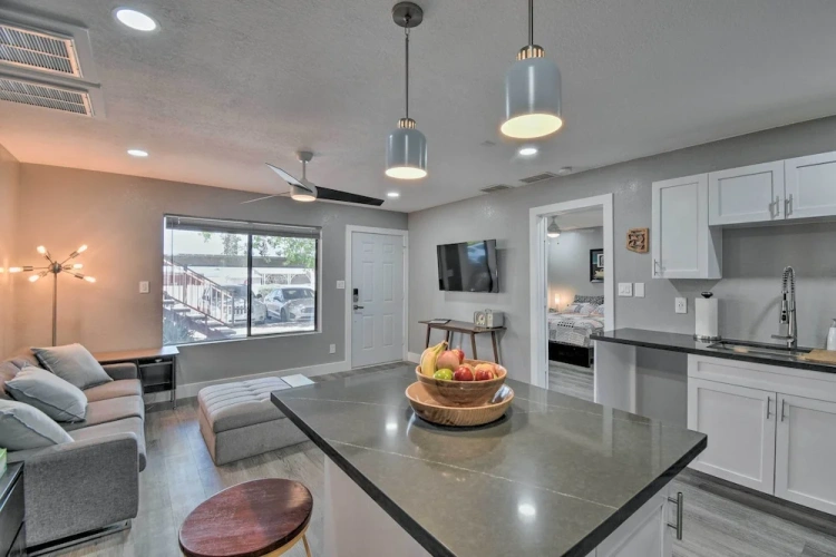 1 Bedroom Apartment